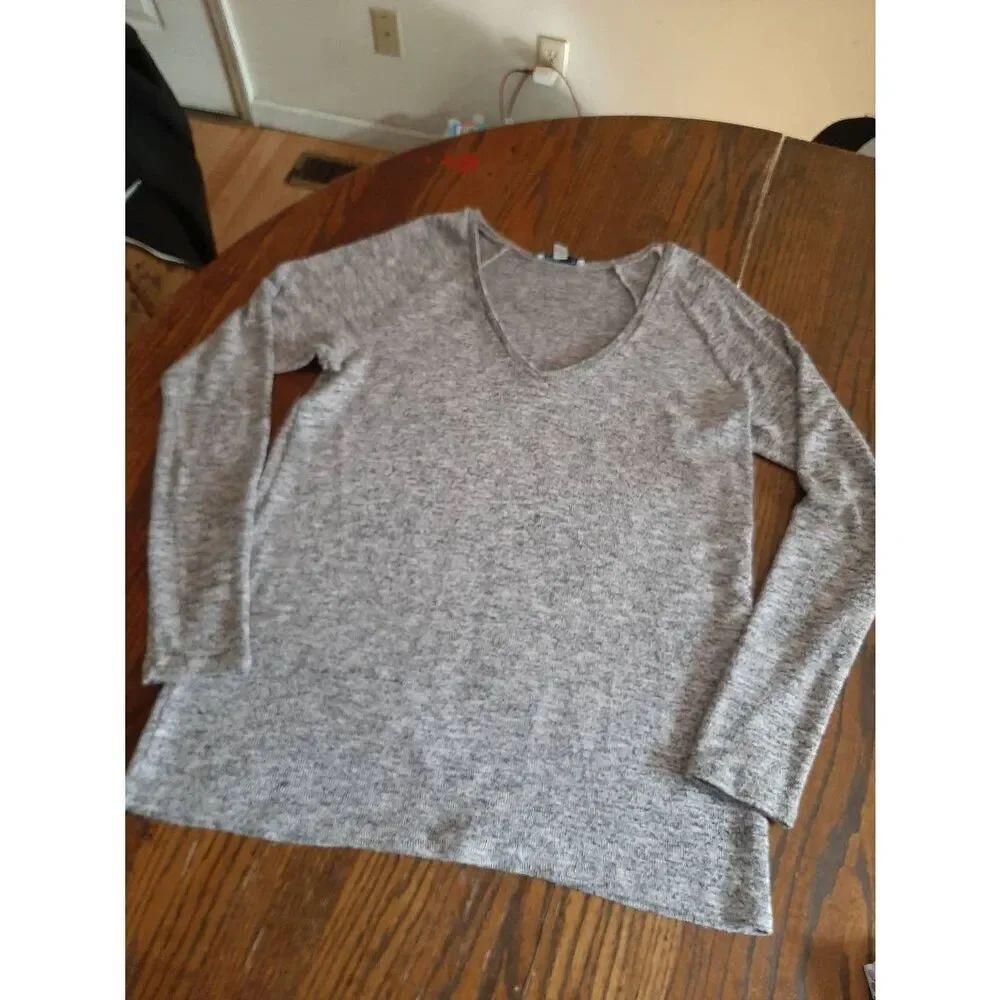 Medium American Eagle Outfitters AEO Lightweight Long Sleeve VNeck Tunic Sweater